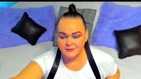 Snapshot of milanabiegert chatting on 9, 11, 2025 Lana online show from 9, 11, 2025