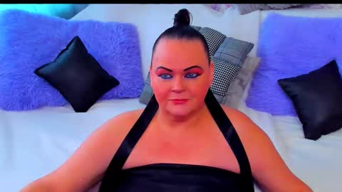 Snapshot of milanabiegert chatting on 18, 11, 2025 Lana online show from 18, 11, 2025