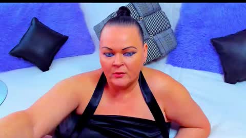 Snapshot of milanabiegert chatting on 25, 11, 2025 Lana online show from 25, 11, 2025