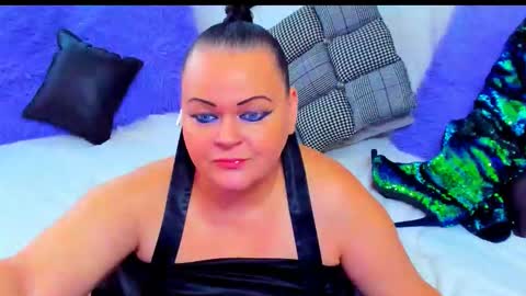 Snapshot of milanabiegert chatting on 28, 11, 2025 Lana online show from 28, 11, 2025