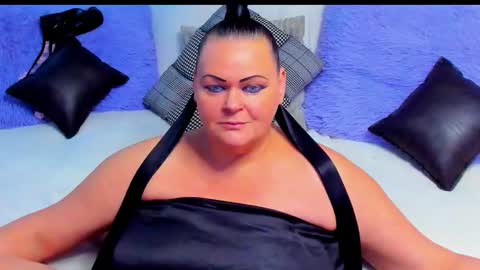 Snapshot of milanabiegert chatting on 4, 12, 2025 Lana online show from 4, 12, 2025