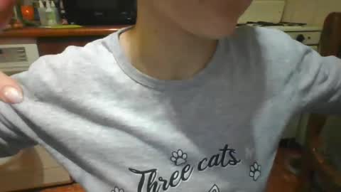 Snapshot of milanako chatting on 4, 2, 2025 milanako online show from 4, 2, 2025