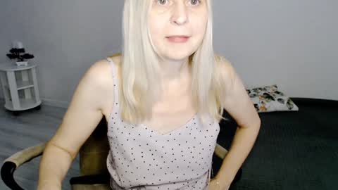 Milena online show from 4, 2, 2025