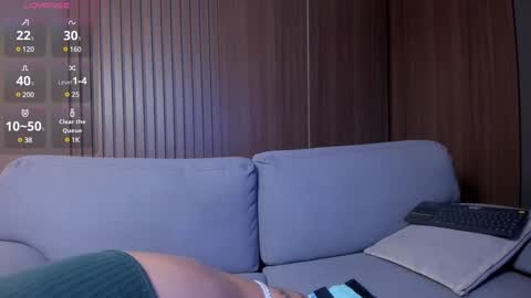 Snapshot of milaowens chatting on 2, 12, 2024 Sexy Mila online show from 2, 12, 2024