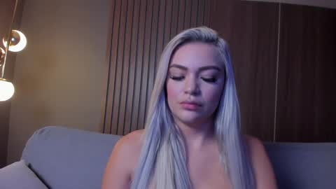 Snapshot of milaowens chatting on 22, 1, 2025 Sexy Mila online show from 22, 1, 2025