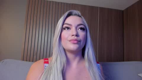 Snapshot of milaowens chatting on 23, 1, 2025 Sexy Mila online show from 23, 1, 2025
