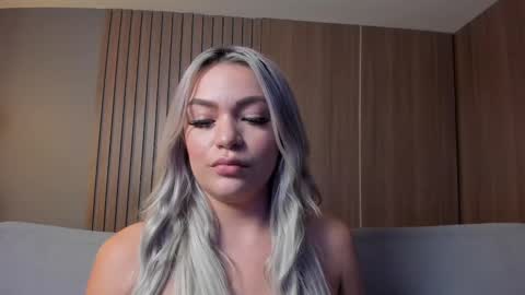 Snapshot of milaowens chatting on 18, 2, 2025 Sexy Mila online show from 18, 2, 2025