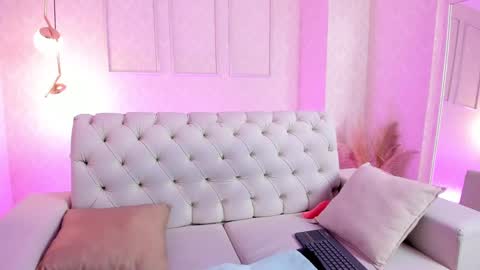 Snapshot of milaowens chatting on 10, 3, 2025 Sexy Mila online show from 10, 3, 2025