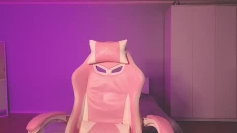 Mila online show from 15, 9, 2025