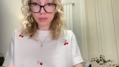 Mila online show from 21, 9, 2025