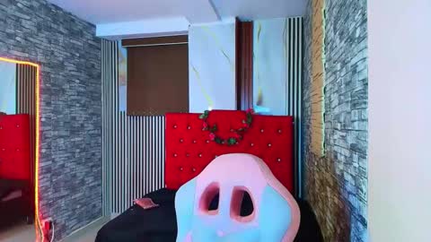 Snapshot of mildrecute chatting on 28, 11, 2025 Ana online show from 28, 11, 2025