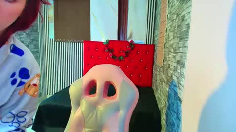 Snapshot of mildrecute chatting on 3, 12, 2025 Ana online show from 3, 12, 2025