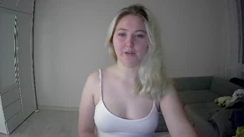 Milena new nonude shy blonde natural online show from 20, 6, 2026