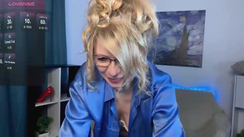 Snapshot of milena_whity chatting on 10, 3, 2025 Milena online show from 10, 3, 2025