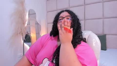 Snapshot of miley_colins0 chatting on 5, 12, 2025 Miley online show from 5, 12, 2025