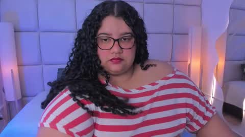 Snapshot of miley_colins0 chatting on 18, 12, 2025 Miley online show from 18, 12, 2025