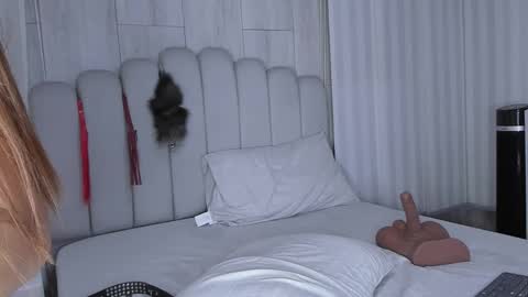 Snapshot of mileyerikson chatting on 15, 10, 2025 MILEY online show from 15, 10, 2025