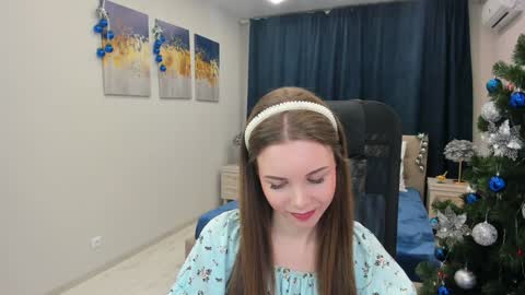 Snapshot of mileygloss chatting on 10, 12, 2024 mileygloss online show from 10, 12, 2024