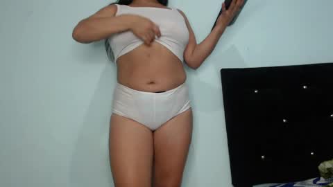 Snapshot of milf_anay_ chatting on 22, 4, 2026 Anay velez online show from 22, 4, 2026