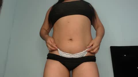 Snapshot of milf_anay_ chatting on 24, 4, 2026 Anay velez online show from 24, 4, 2026
