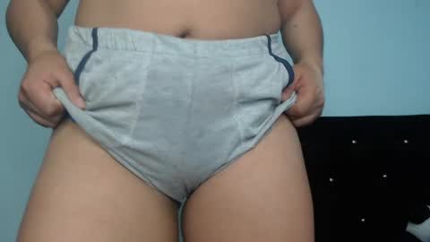 Snapshot of milf_anay_ chatting on 25, 4, 2026 Anay velez online show from 25, 4, 2026