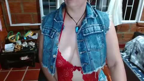 Snapshot of milf_fantassy chatting on 7, 10, 2025 Ana online show from 7, 10, 2025