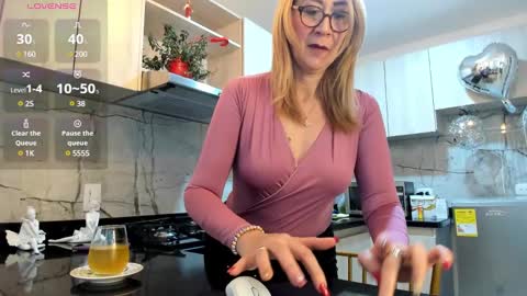 Snapshot of milfashley chatting on 17, 1, 2025 ASHLEY online show from 17, 1, 2025