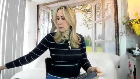 Snapshot of milfashley chatting on 6, 4, 2026 ASHLEY online show from 6, 4, 2026