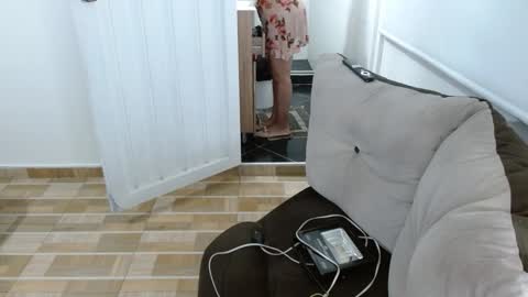 Snapshot of milfrosalie chatting on 28, 11, 2025 Rosalie online show from 28, 11, 2025