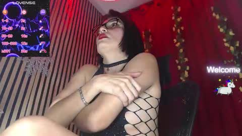 Snapshot of milfsexx_ chatting on 6, 11, 2025 Andrea online show from 6, 11, 2025