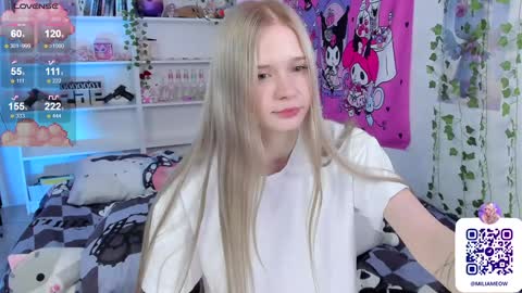 Snapshot of miliameow chatting on 4, 2, 2025 Milia online show from 4, 2, 2025