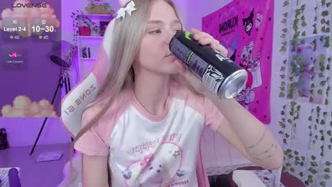 Snapshot of miliameow chatting on 18, 2, 2025 Milia online show from 18, 2, 2025