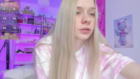 Snapshot of miliameow chatting on 6, 3, 2025 Milia online show from 6, 3, 2025