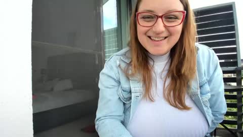Snapshot of milkykandy chatting on 10, 5, 2026 Livia online show from 10, 5, 2026