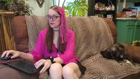Snapshot of milkyseaofpeach chatting on 16, 12, 2024 Peach Doll online show from 16, 12, 2024