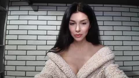 Snapshot of milla_bella chatting on 5, 12, 2025 milla bella online show from 5, 12, 2025