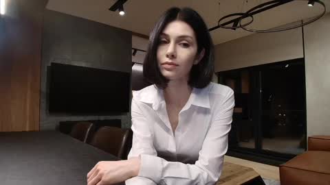 milla bella online show from 19, 4, 2026