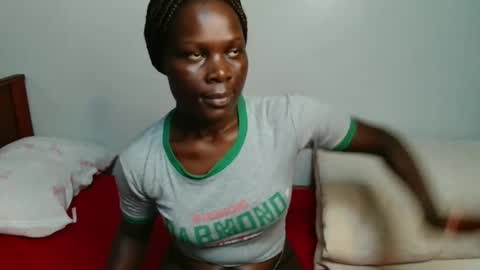 Snapshot of milla_nova chatting on 16, 11, 2025 nova online show from 16, 11, 2025