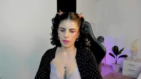 Milagros online show from 8, 12, 2024