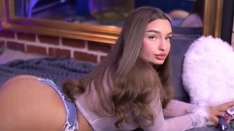 Snapshot of milla_serene chatting on 26, 11, 2025 Milla online show from 26, 11, 2025