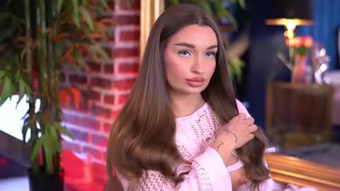 Snapshot of milla_serene chatting on 4, 12, 2025 Milla online show from 4, 12, 2025