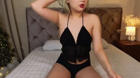 Snapshot of milla_waves chatting on 13, 12, 2024 Milla or just Mi online show from 13, 12, 2024
