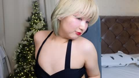 Snapshot of milla_waves chatting on 24, 12, 2024 Milla or just Mi online show from 24, 12, 2024