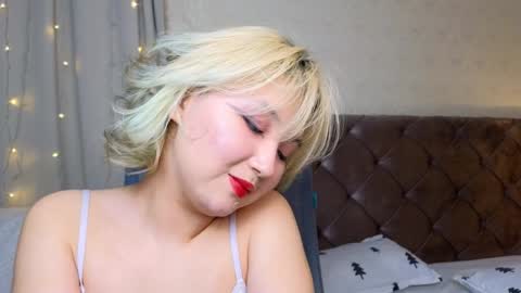 Snapshot of milla_waves chatting on 28, 1, 2025 Milla or just Mi online show from 28, 1, 2025