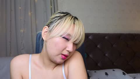 Snapshot of milla_waves chatting on 29, 1, 2025 Milla or just Mi online show from 29, 1, 2025