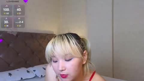 Snapshot of milla_waves chatting on 25, 2, 2025 Milla or just Mi online show from 25, 2, 2025