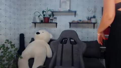 MillaXQueen online show from 30, 6, 2026