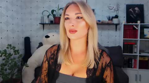 MillaXQueen online show from 10, 7, 2026