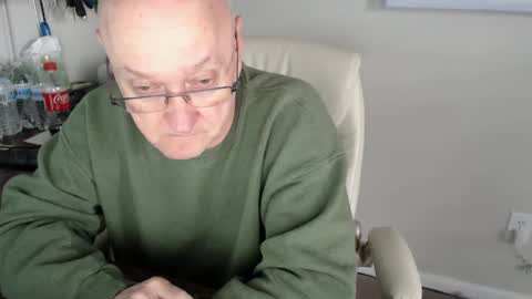 Snapshot of millenium0129 chatting on 19, 12, 2024 millenium0129 online show from 19, 12, 2024