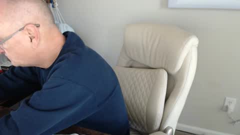 Snapshot of millenium0129 chatting on 3, 12, 2025 millenium0129 online show from 3, 12, 2025